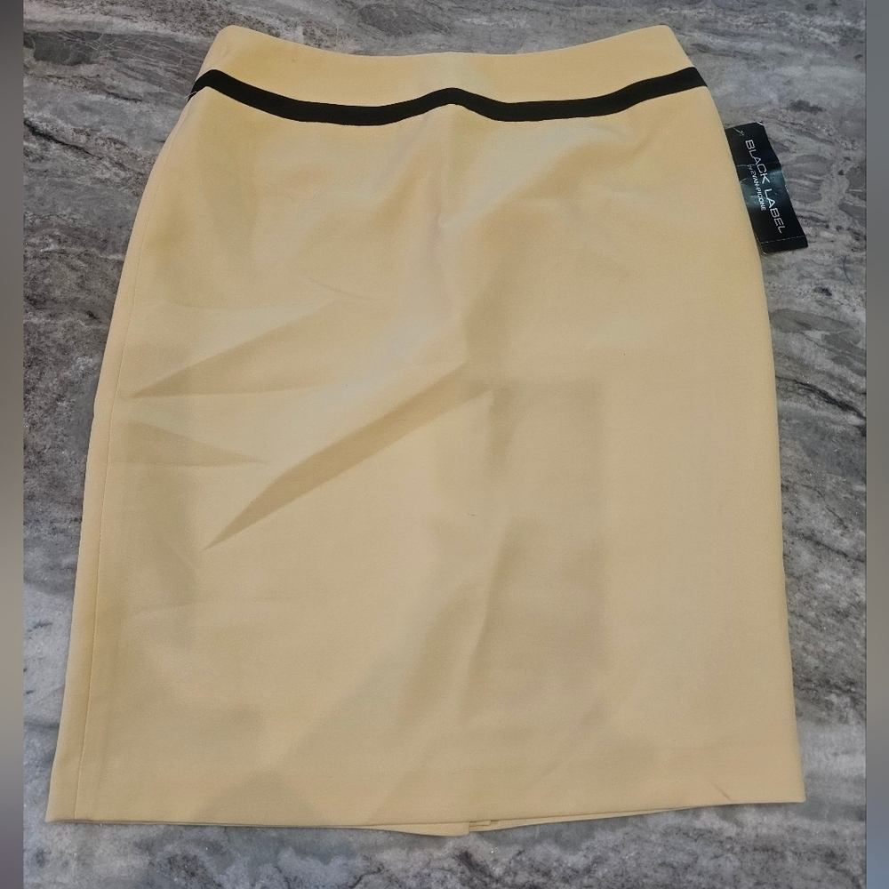 Black Label by Evan-Picone NWT Women’s Pencil Skirt Size 4 Banana Yellow Black